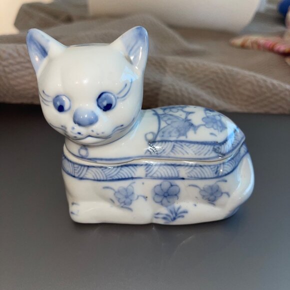 Chinese Cat Dish Jewelry Blue Ceramic Trinket Box Collectible Decor - Picture 9 of 9